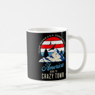 Trump Tariffs Crazy och att ta USA ner Crazy Lane Kaffemugg