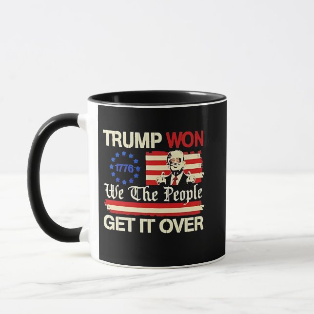 Trump Vann Vi Folket Får Det Över Inauguration  Mugg (Vänster)