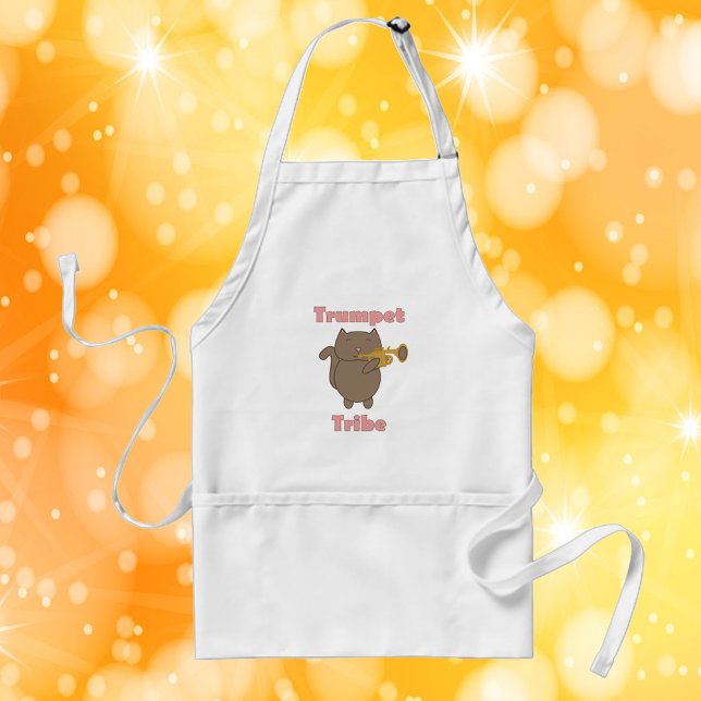 Trumpet Tribe Brun Katt Rosa Förkläde (An apron featuring a brown cat playing the trumpet and the text trumpet tribe)