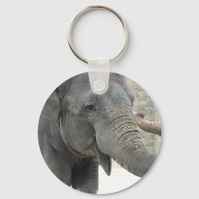 Trumpeting Elephant Keychain Nyckelring (Framsida)