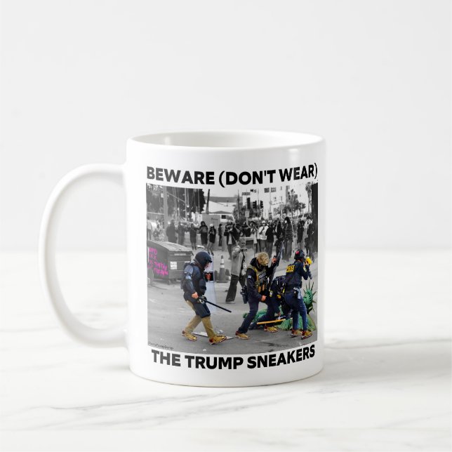 "TRUMPSKORNA" KAFFEKOPP (Vänster)