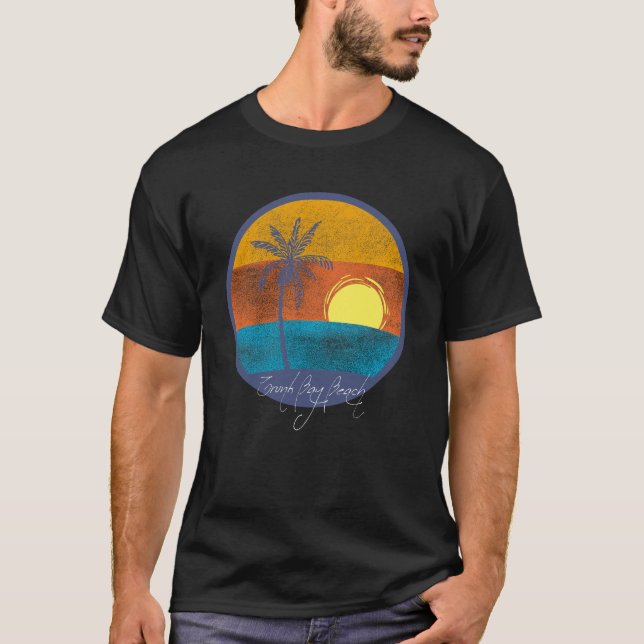 Trunk Bay USVI Beach Distress Retro Sunset T Shirt (Framsida)