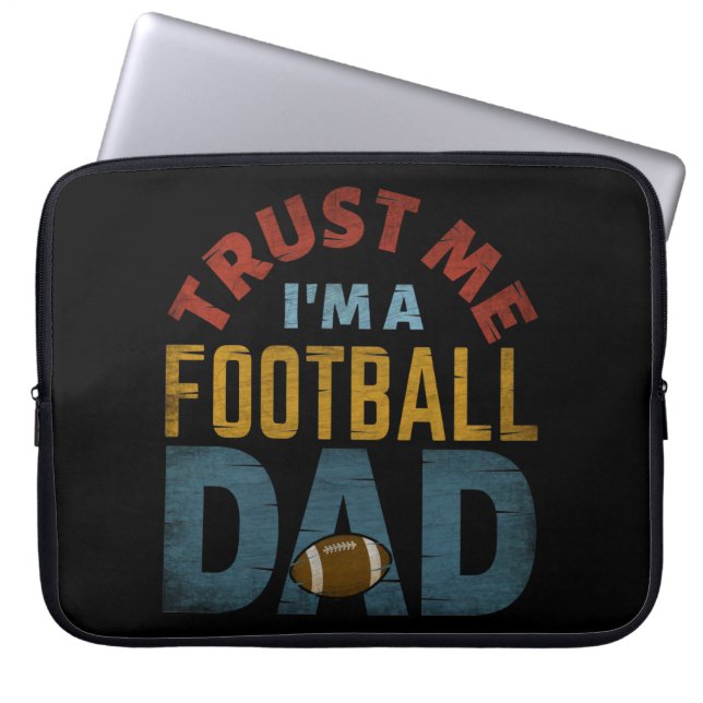 TRUST MIG JAG ÄR EN FOOTBALL PAPPA LAPTOP FODRAL (Framsidan)