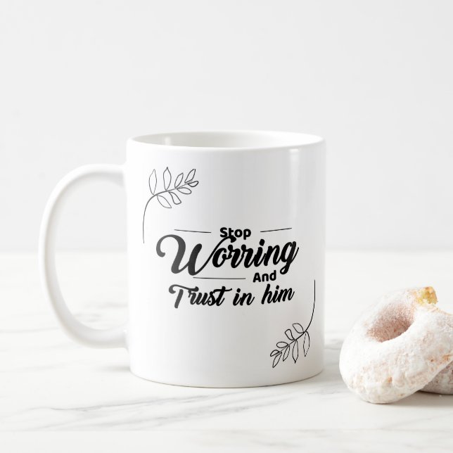 "Trust over Worry: A Mugg to Inspire Faith" (Med munk)