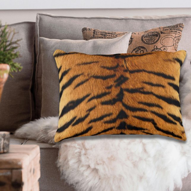 Tryckning av stamdjungel på djur päls Tiger Print Prydnadskudde (Tribal jungle animal fur Tiger Print Accent Pillow)