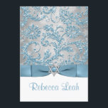 Tryckt Bow - Winter Wonderland Bat mitzvah Inbjuda Inbjudningar<br><div class="desc">Den här eleganten är isblått, silver grått blommigt FAUX glitter dammliknande Bat mitzvah inbjudan har en bakgrund av tillsatta vita snöflingor på den och ett tryckt, tryckt, blått band av stål och buggar med en silver grått David brooch på den. Det skulle vara perfekt för den Bat mitzvah åldern på...</div>