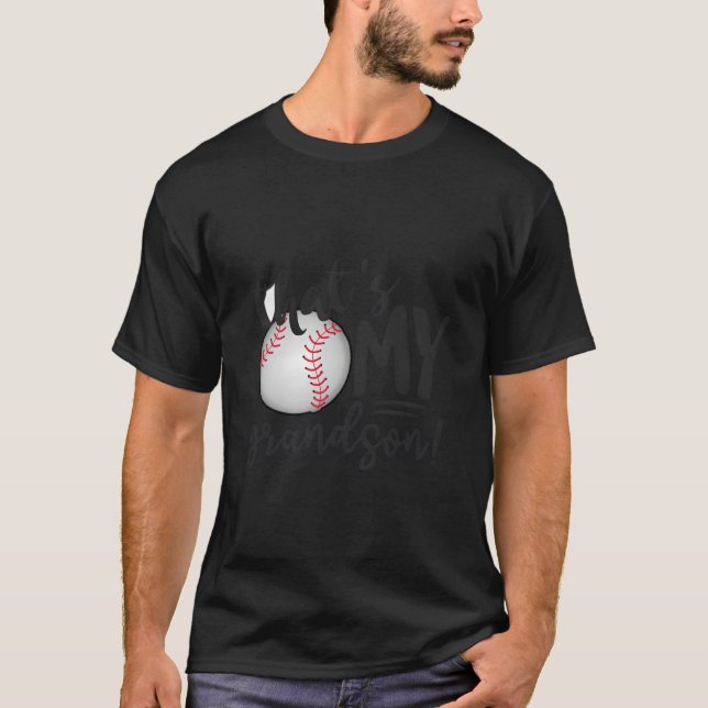 T'S My Grandson Out There Baseball T Shirt (Framsida)