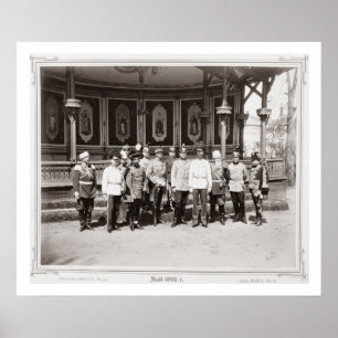 Tsar Nicholas II (1868-1918) som står i garde Poster