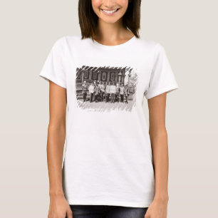 Tsar Nicholas II (1868-1918) som står i gardet T-shirt