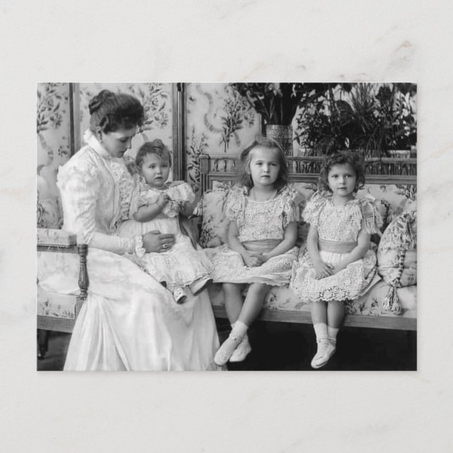Tsarina of Russia with Olga, Tatiana and Maria Vykort (Framsida)