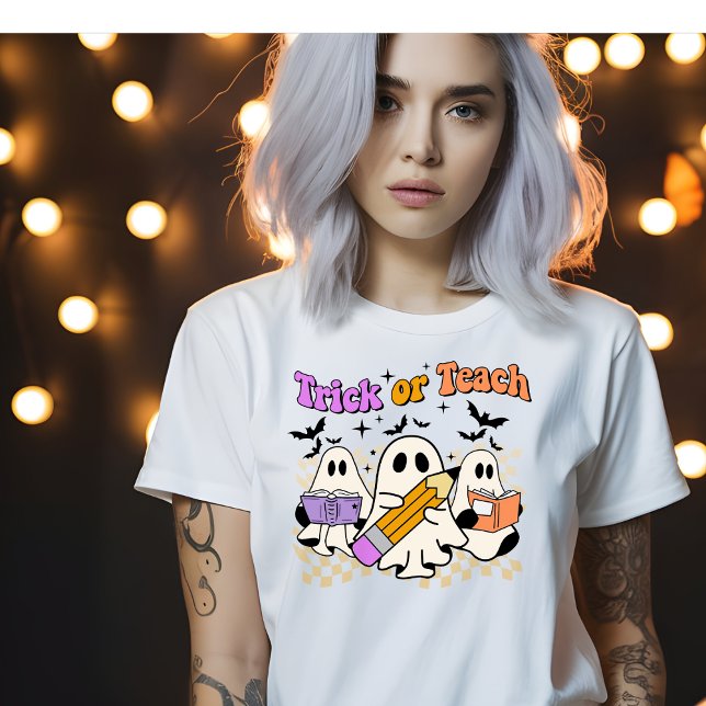 Tshirt eller Teach Retro Halloween Teacher T Shirt (Skapare uppladdad)