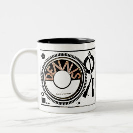 TST/DENNIS TURNTABLE MERCHANDISE Två-Tonad MUGG