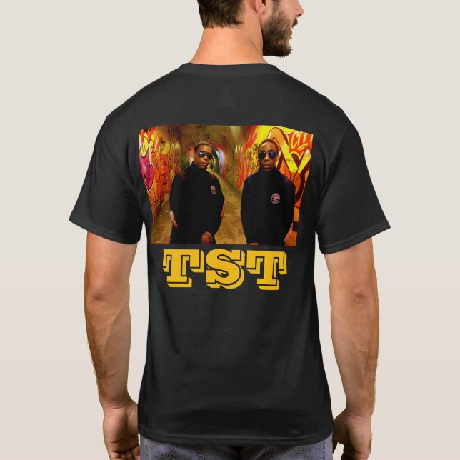 TST. Grundläggande Mörk T-Shirt (Baksida)