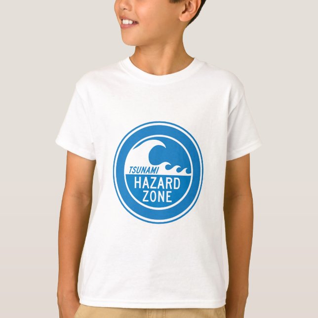 TSUNAMI  ZON TEE (Framsida)