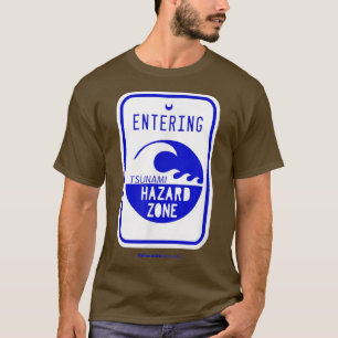 Tsunami zon vägskylt lustig strand och share t shirt