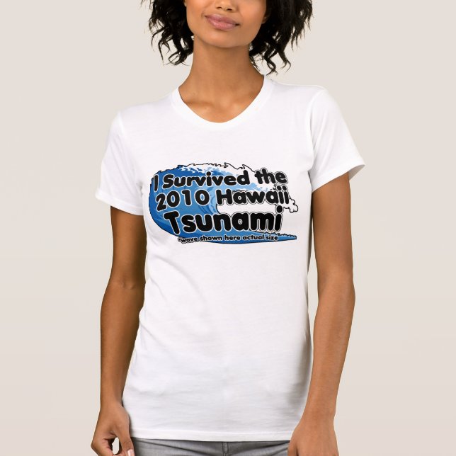 Tsunamiöverlevande Tee (Framsida)