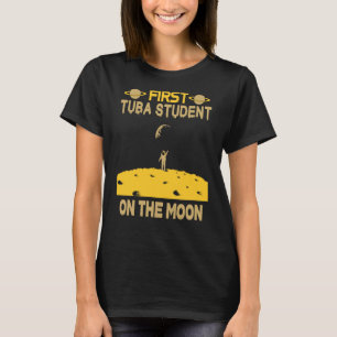 Tuba Student vid Måne T Shirt