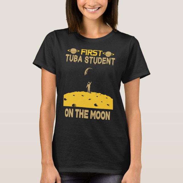 Tuba Student vid Måne T Shirt (Framsida)