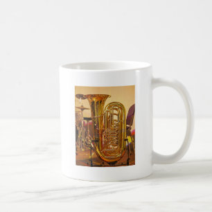 Tubainstrumenterar mässingsmusikalen kaffemugg