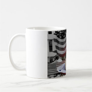 Tucker ha på sig muggen för GogglesAmerika kaffe Kaffemugg