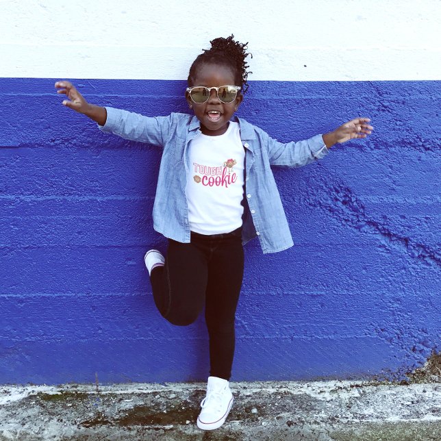 Tuff Tjej T-Shirt (Skapare uppladdad)