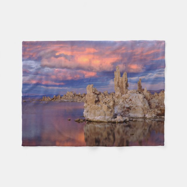 Tuffformationer vid Mono Lake Fleecefilt (Framsidan (Horisontell))