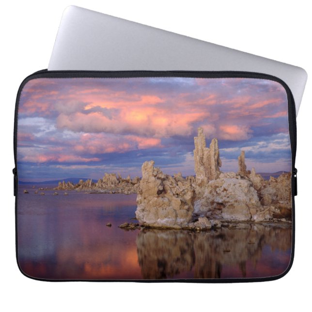 Tuffformationer vid Mono Lake Laptop Fodral (Framsidan)