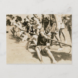 Tug of Krig Vintage Photo Vykort