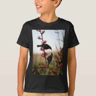 Tui-fåglar på nyzeeländska linbuskar t shirt