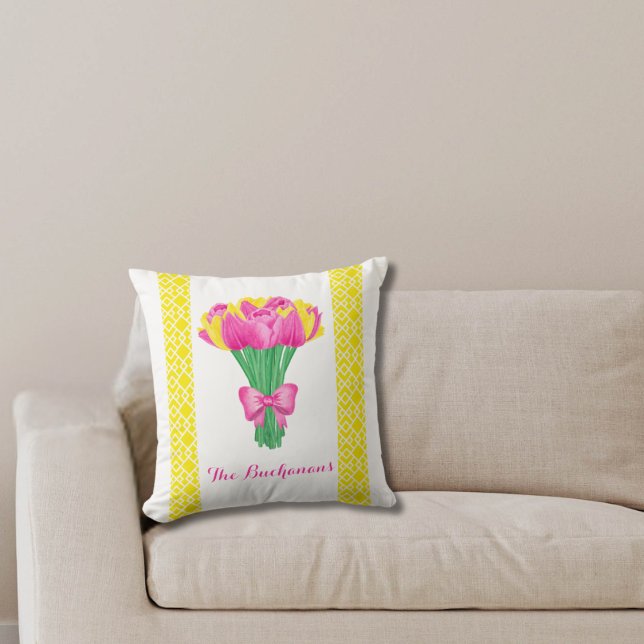 Tulip Bouquet med eget namn för båge och rand Kudde (Tulip Bouquet with bow & geometric designed Throw Pillow)