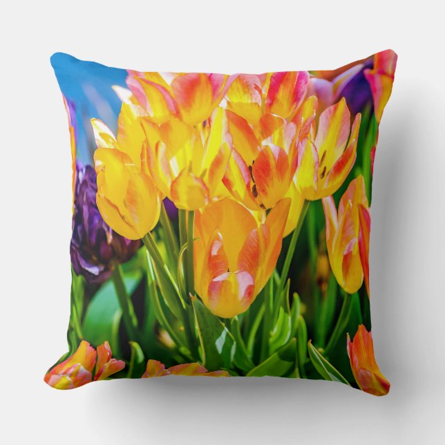 Tulip Flowers - Flourish Kudde (Framsida)