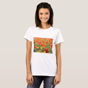 Tulips, ljus och färglös gult och rött tee shirt