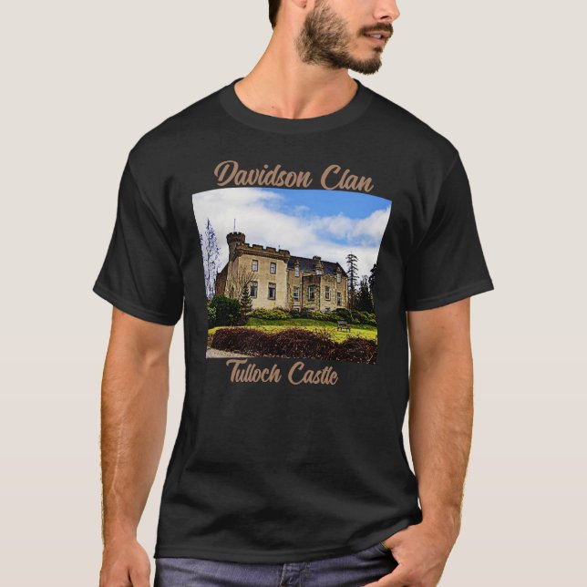 Tulloch Castle - Scottish Davidson Klan T-Shirt (Framsida)
