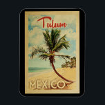 Tulum Magnet Handflatan Träd Vintage resor<br><div class="desc">En unik retro-medelhundradets moderna Tulum Mexico-konstverk i vintage resor poster stil. Den har en böjd handflatan träd på sandstranden med hav under ett blått grumligt himlar.</div>