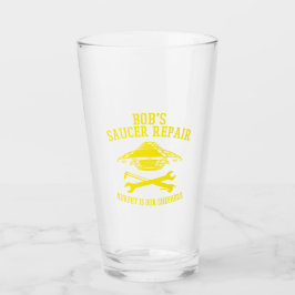 tumlare med gult Bob's Saucer Reparation logotyp Glaskopp