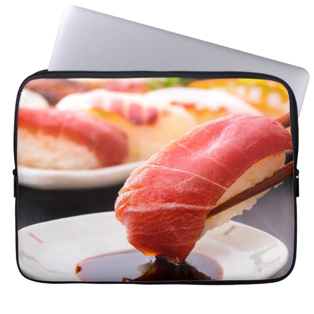 Tuna Moment – Laptop Sleeve with Sushi Photo Art (Framsidan)