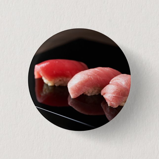 Tuna Trio Sushi Badge – Red, Medium, Fatty Knapp (Framsida)