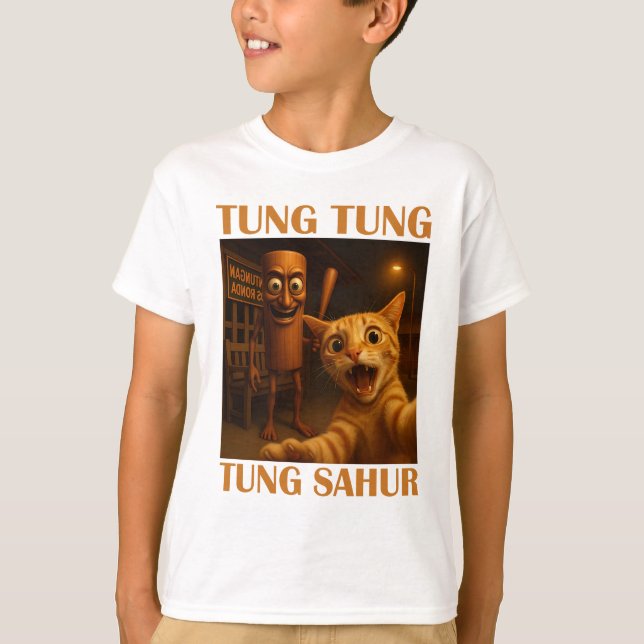 tung sahur cat selfie Funny Italy Brainrot T Shirt (Framsida)