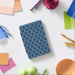 Tunga, blå lackverk, kvatrefoil, Trellis iPad Mini Skydd<br><div class="desc">Elegant,  snyggt och sofistikerad marockansk trellis mönster i marinblått färg. Modern gåva och trendig,  perfekt för det latetiska älskare i ditt liv.</div>