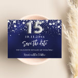 Tunga blå silver-stjärnor Quinceanera Spara Datumet<br><div class="desc">En modern och elegant Spara datum för en Quinceañera,  15:e födelsedagsdelsdag. En marin blå bakgrund med faux silver-stjärnor. Anpassa och lägg till ett datum och namn. Den blå färg är ojämn. Texten: Spara datumet skrivs med ett stort trendig-handskript i stil.</div>