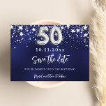 Tunga blå stjärnor i silver 50-årsdagen spara datumet<br><div class="desc">En modern och elegant Spara datum för en 50-årsdag. En marin blå bakgrund med faux silver-stjärnor. Anpassa och lägg till ett datum och namn. Den blå färg är ojämn. Texten: Spara datumet skrivs med ett stort trendig-handskript i stil.</div>
