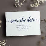 Tunga och vit kalligrafi Spara datumkortet Spara Datumet<br><div class="desc">Spara datumkorten enkelt och elegant och meddela dina gäster om ditt kommande bröllop i tidlöst stil. Crisp White Card har "sparat datumet" i calligraphy-skriptbokstäver, med namn, datum och plats för bröllop under i klassisk marktypsform. Lägg till ytterligare information, precis som din bröllop webbplats, på motsatt sida med vit text på...</div>