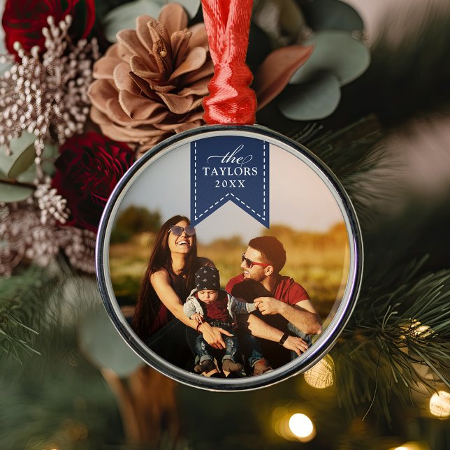 Tunga Ribbon | Personlig Namn och årfoto Julgransprydnad Metall (Skapare uppladdad)