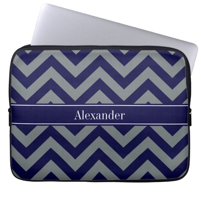 Tunga, Träkol, LG Chevron Navy Blue Namn Monogram Laptop Sleeve (Framsidan)