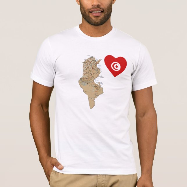 Tunisien flaggahjärta och kartaT-tröja T Shirt (Framsida)