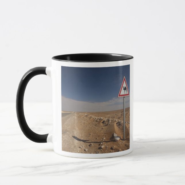 Tunisien, Ksour-området, Ksar Ghilane, Oljeledning Mugg (Vänster)