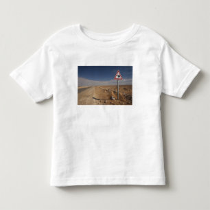 Tunisien, Ksour-området, Ksar Ghilane, Oljeledning T-shirt