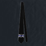 Tunn blå linje - Storbritannien Slips<br><div class="desc">"Tunn blå linje" är ett begrepp som brukar kallas polisbegreppet som den linje som behållor samhället från att övergå till våldsamt kaos[1]. Den "blå" i "tunn blå linje" avser den blå färg i uniformerna för många polismyndigheter. Detta är den brittiska versionen.</div>