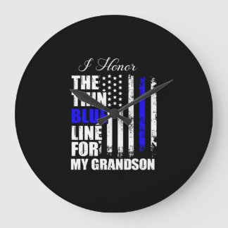 Tunn blå polis Flagga bakom blå Stor Klocka