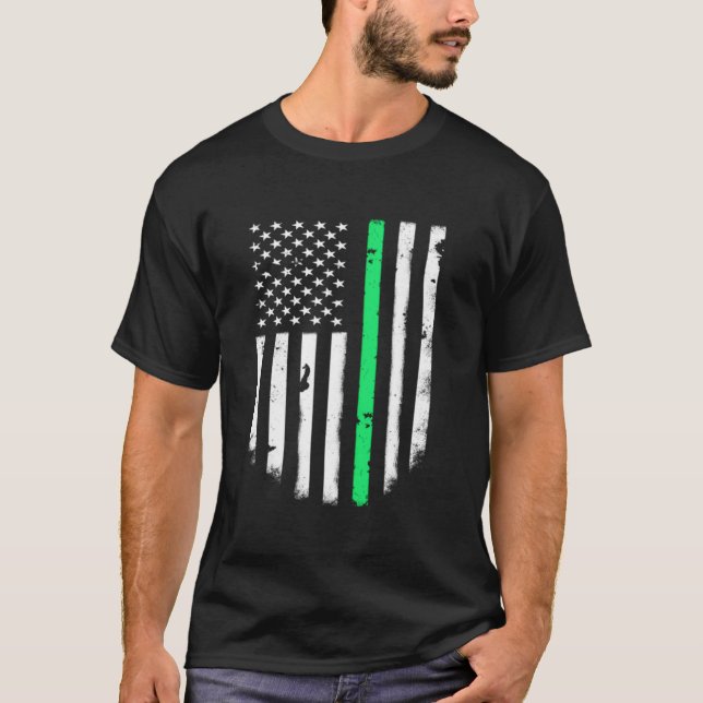 Tunn grön linje Usa amerikansk flagg jacka topp T Shirt (Framsida)